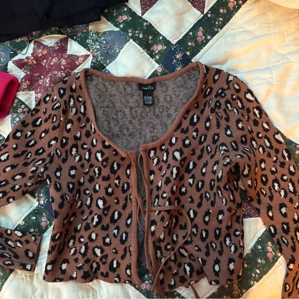 Rue21 Black and Brown Cropped Blouse